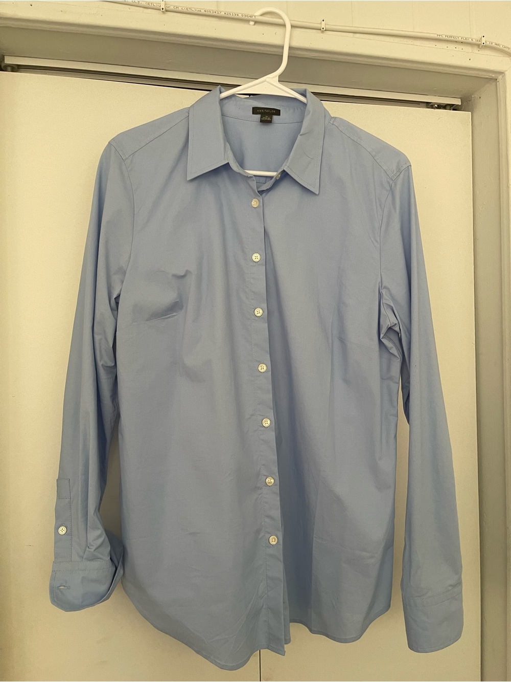 Ann Taylor Women’s Pale Blue Classic Button-Down Dress Shirt